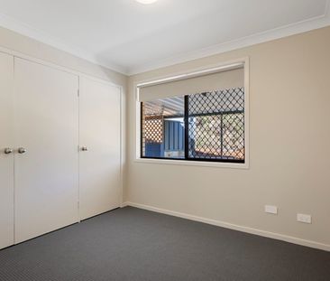 Spacious Four Bedroom Home in a Peaceful Coastal Setting - Photo 4