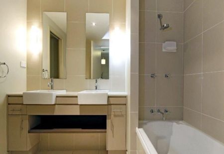 Chic 1 Bed, 1 Bath in the Sought after Cairns One - Photo 4