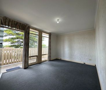 Beachside Living – 2 Bedroom Rental in Prime Glenelg Location - Photo 1