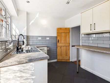 Kitchen Hill, Bulmer, Sudbury, Essex, CO10 7EZ - Photo 2