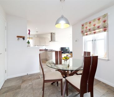 10 Rowallan Wynd - Photo 5