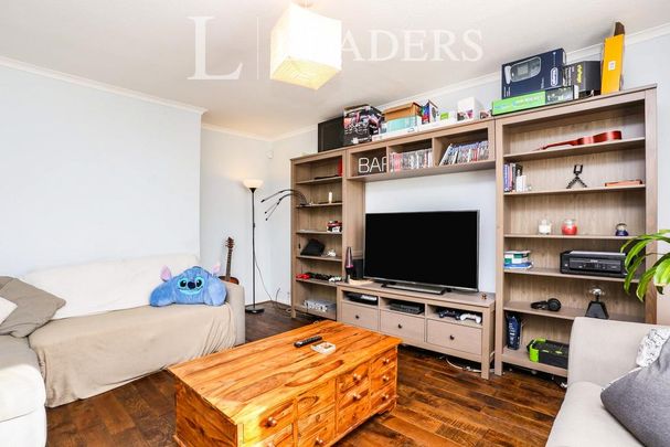 3 bedroom end of terrace house to rent - Photo 1