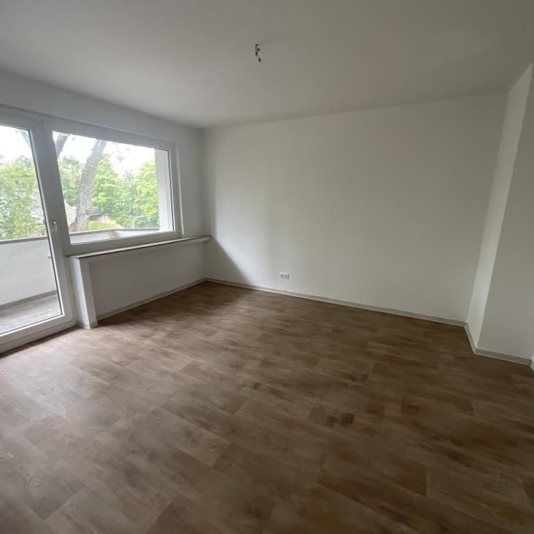 Sie haben die Familie, wir die Wohnung.4-Zimmer-Wohnung in Horsthausen frei, im EG mit Balkon - Photo 1