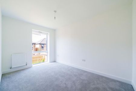 3 bedroom semi-detached house to rent - Photo 5