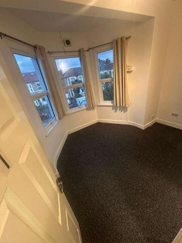 Studio Norfolk Road Ilford, IG3 - Photo 2