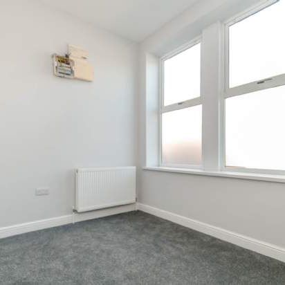 2 bedroom property to rent in Leeds - Photo 1