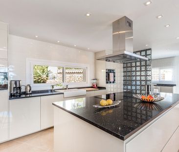 Detached Villa in La Quinta - Photo 4