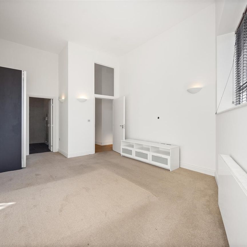 Villiers Road, Willesden, London - Photo 1