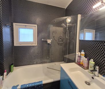 Location Appartement 2 pièces 52m² VILLENEUVE D ASCQ 59650 - Photo 2