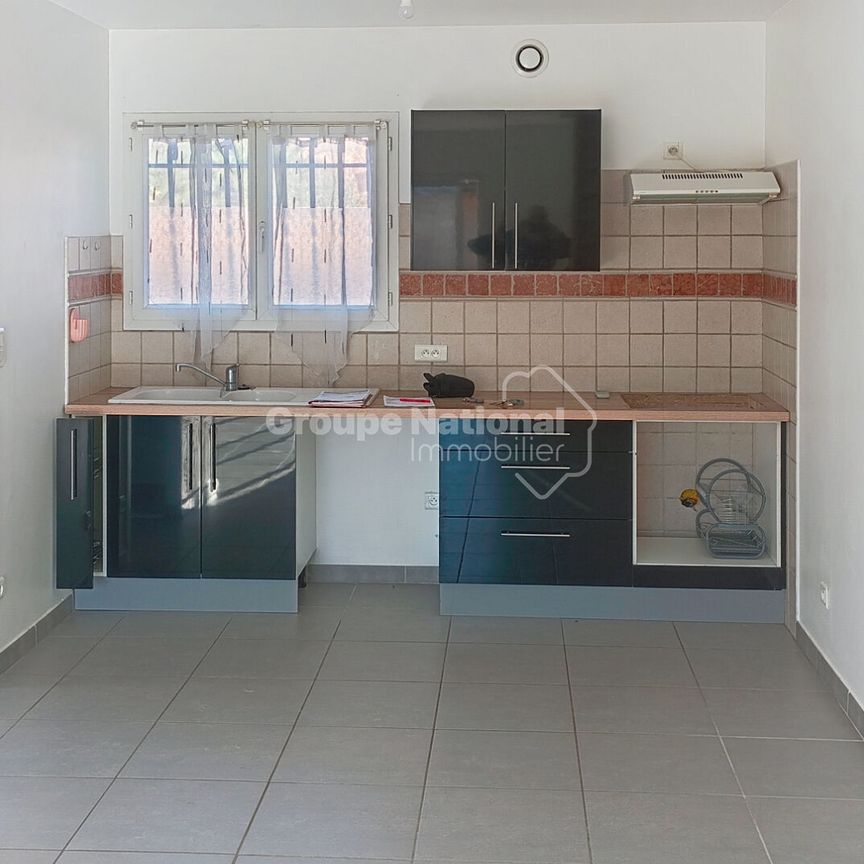 Maison Individuelle de 72m2 avec garage et jardin, - Photo 1