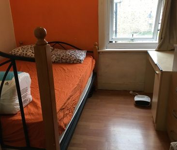 Room in a Shared Flat, London, E13 - Photo 6