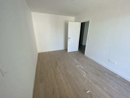 Location Appartement 3 pièces 69m² - Photo 5