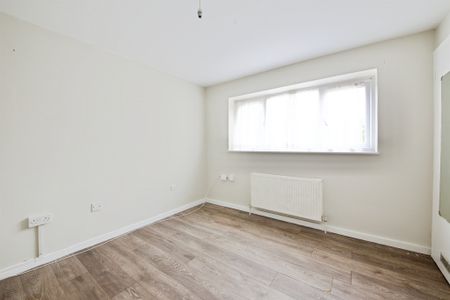 Carters Mead, Harlow - Photo 3