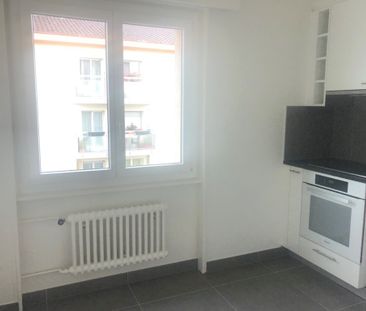 Appartement de 4.5 pièces situé au 2ème étage et proche de toutes c... - Photo 2