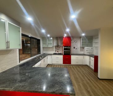 Comfortable and Convenient living in Craigmore! - Photo 1