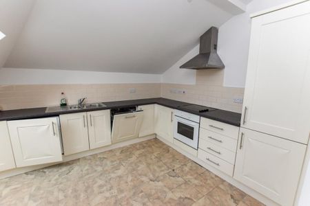 2 bedroom flat to rent - Photo 3