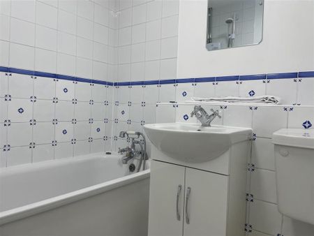 2 bedroom semi-detached house to rent - Photo 4