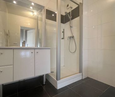 Appartement Levallois Perret 1 pièce(s) 31.77 m2 - Photo 2