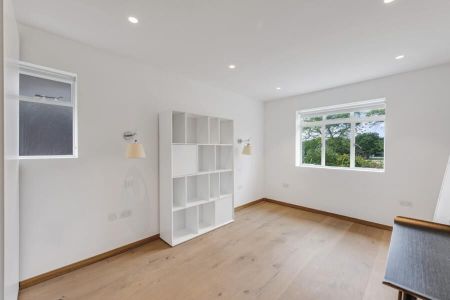 6 Bedroom House To Let - Photo 5