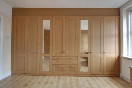 4 bedroom maisonette to rent - Photo 2
