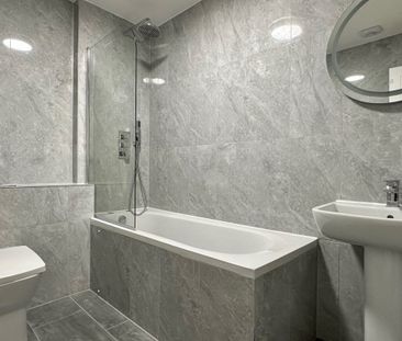 High Street - Photo 4