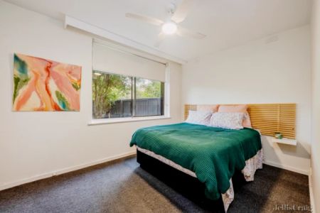 2 Bed, 1 Bath - Photo 3