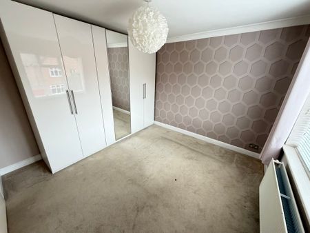 Cedar Grove, Bradmore , Wolverhampton - Photo 4