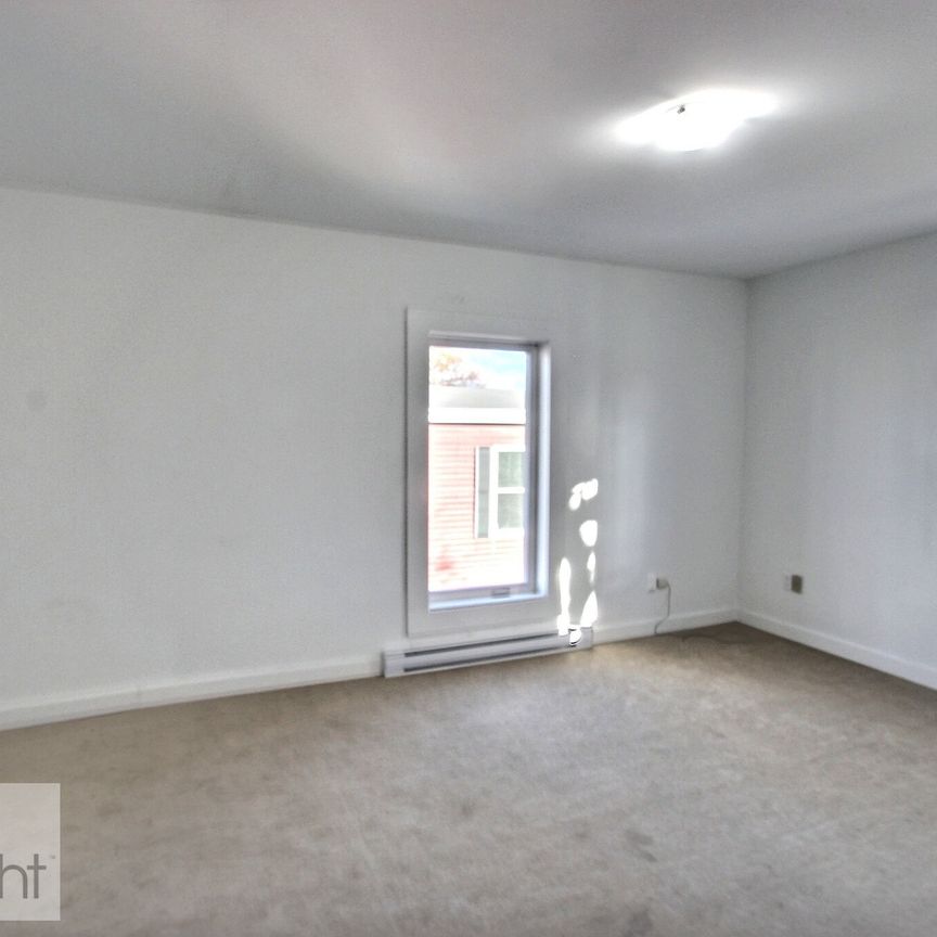 Top floor 87, st george street, Moncton, NB, E1C 1T2, Canada - Photo 1