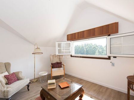A fantastic well-built villa for short term let offering 8 bedrooms, a good layout, lovely views and a large plot in Donas-Gondomar, Pontevedra - Photo 3