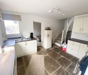 2 bedroom end of terrace house to rent - Photo 5