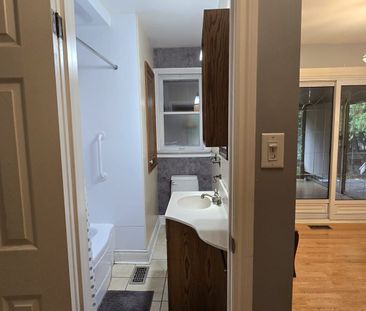 For Lease - 535 Enfield Road, Burlington, Ontario - Photo 6