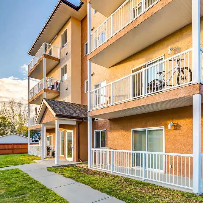 - 2 Bedroom at Katherine Manor - Photo 1