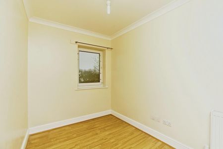2 bedroom penthouse to rent - Photo 2