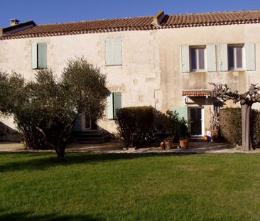 Sur la commune de saliers entre Arles et St Gilles, dans une réside... - Photo 2
