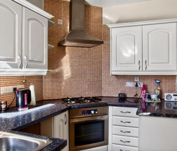 4 bedroom terraced house to rent - Photo 6