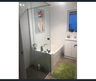 Prime Location Living – Walk to Everything in Noble Park! - Photo 3