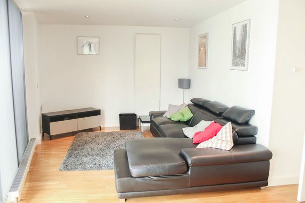 NV Building, 98 The Quays, Salford Quays, M50 - Photo 1