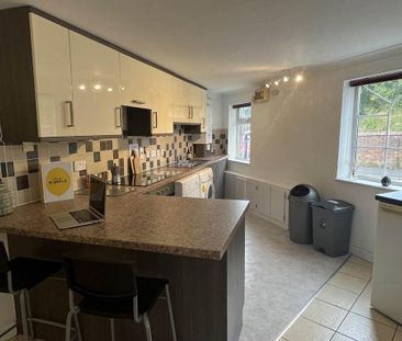 4 bedroom terraced house to rent - Photo 1