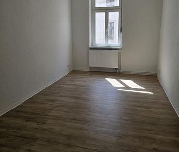 Erstbezug nach Sanierung! Ihre neue perfekte Familienwohnung mit ho... - Foto 1