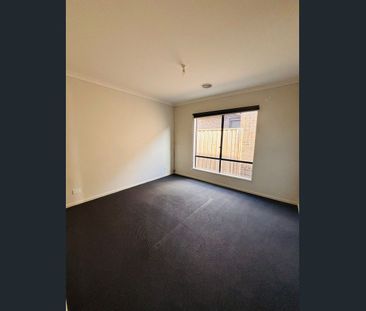 FAMILY HOUSE IN THE PRIME LOCATION OF TARNEIT / WALKING DISTANCE TO... - Photo 2