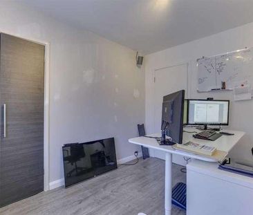 Abercorn Road, Mill Hill, NW7 - Photo 3