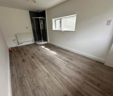 5 bedroom detached house to rent - Photo 3