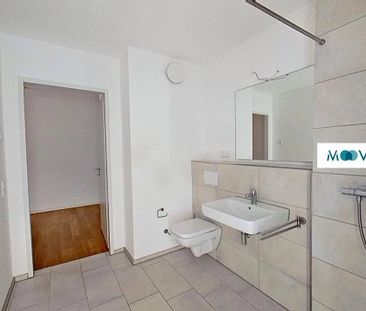 Helle & moderne 2-Zimmer-Wohnung mit großem Balkon und Einbauküche - Photo 6