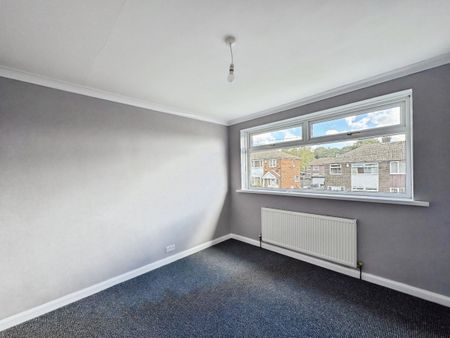 Westcliffe Rise, Cleckheaton, BD19 - Photo 2