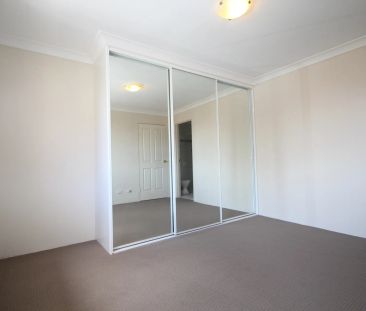 Modern & Convenient Living in Hurstville - Photo 2