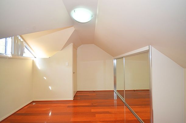 Sunny and Modern&excl; Sure to Tick All the Boxes&excl; - Photo 1