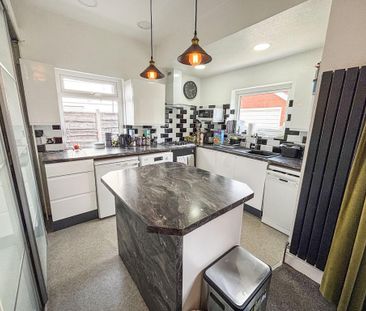 1 bedroom in a house share to rent - Photo 5