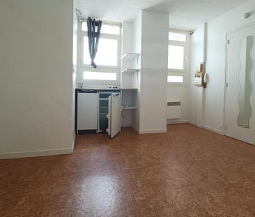 Location Appartement 1 pièce 15m² NANTES 44000 - Photo 2
