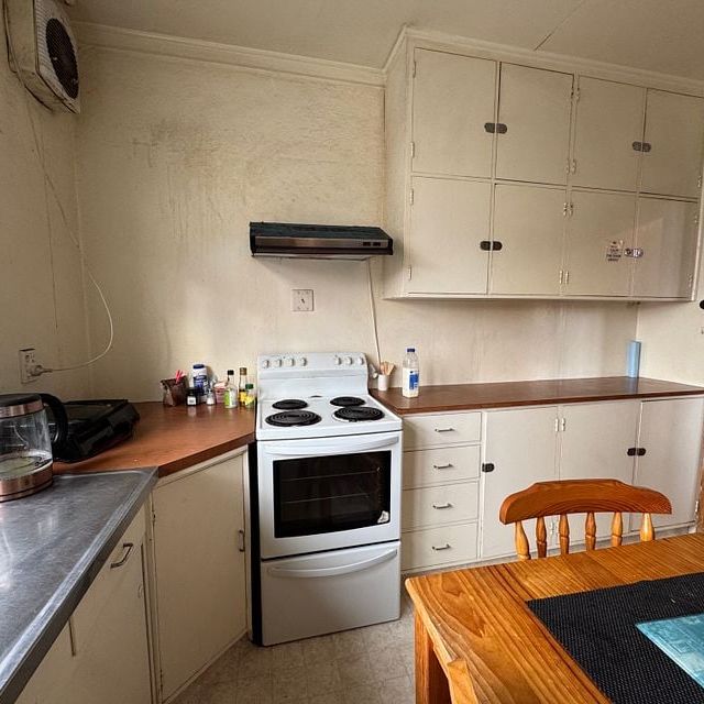 Large 2 Bedroom Apartment with Garden & Courtyard - Photo 1