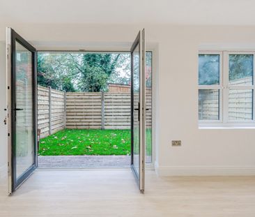 3 Bed Flat, West Hill, CR2 - Photo 1